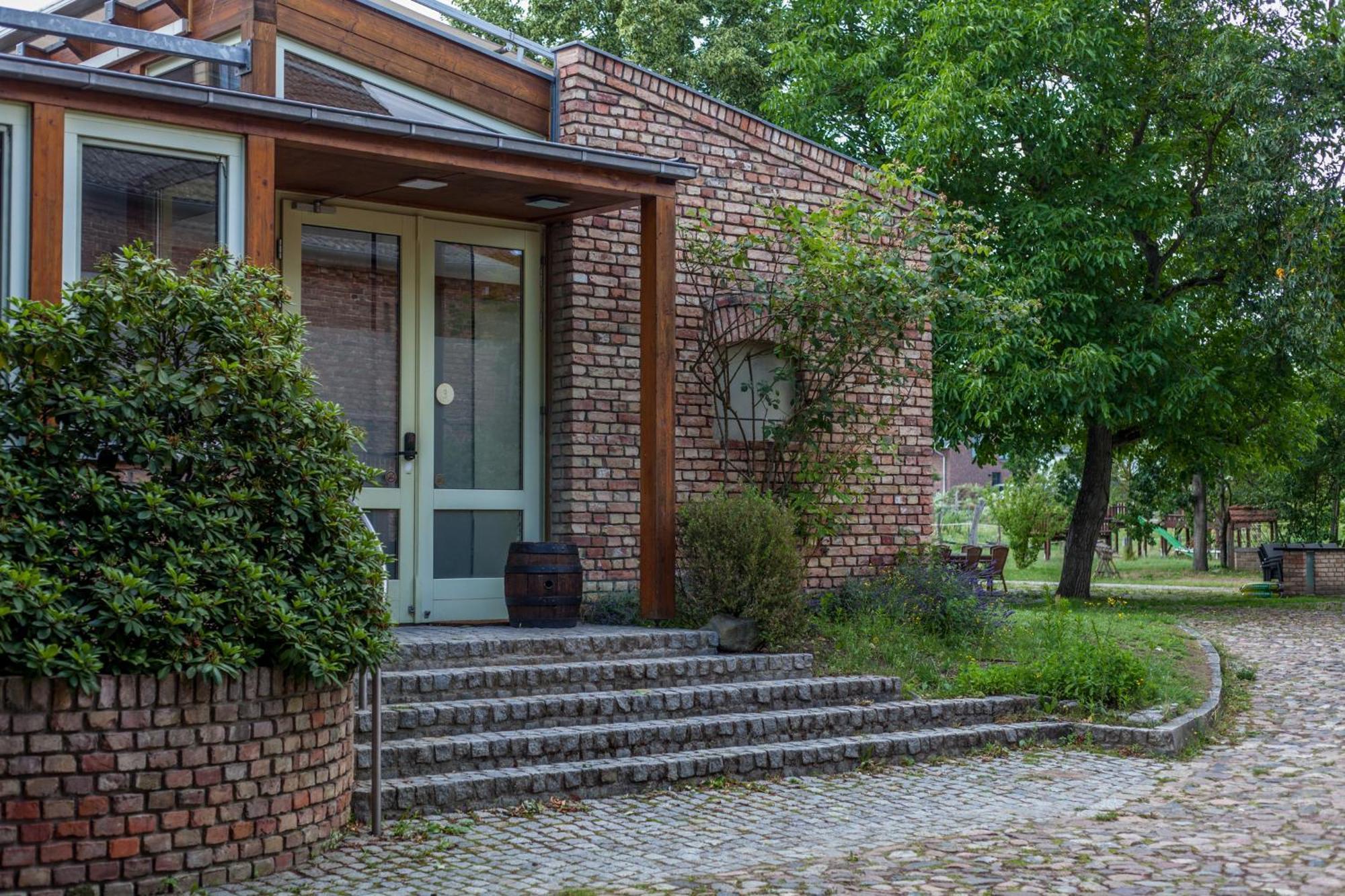 Hotel Zur Linde Dein Self Check In Michendorf Exterior foto